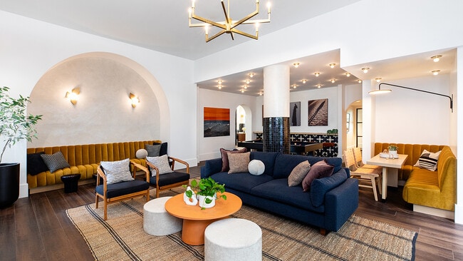 Griffis Mission Valley Resident Lounge - Griffis Mission Valley