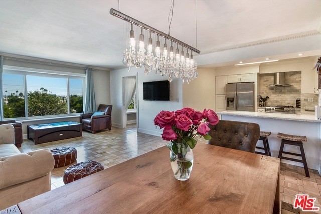 Photo - 434 S Canon Dr Apartment Unit Beverly Hills 3bdr 2bath