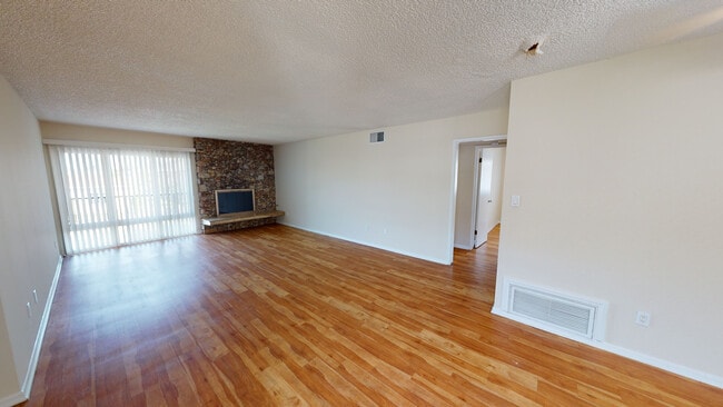 621 S Osage Ave, Inglewood - 8 - 621 S. Osage