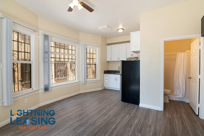 1015 1/2 S Burlington Ave-1019D - 1015 1/2 S Burlington Ave-1019D Condo Unit 1019D