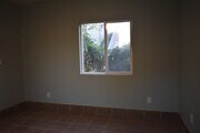 Photo - 1220 W 45th St