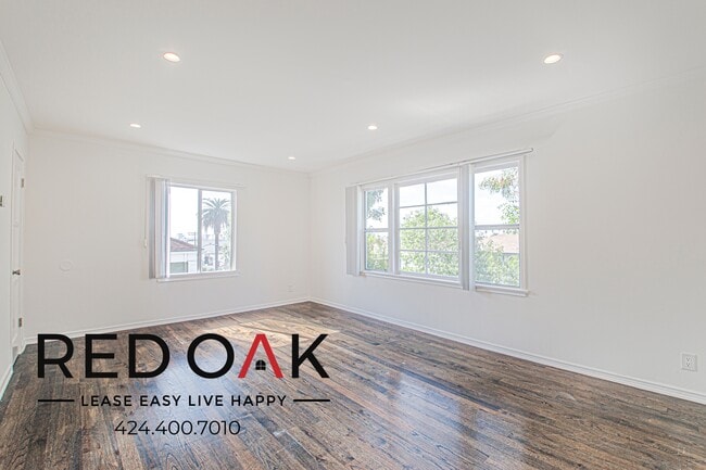 Building Photo - 512 Normandie Ave Unit 3