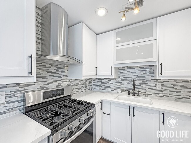 Photo - Sophisticated 2BD/2.5BA City Heights Home with Private Deck, Canyon Views & Soaking Tub