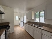 Photo - 5179 Huntington Dr N Apartment Unit 4