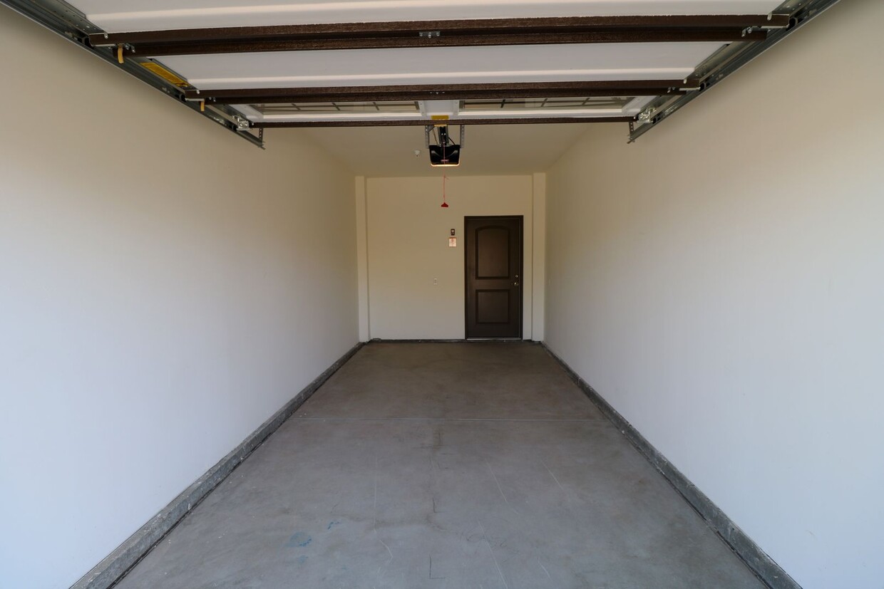 Floor Plan -  Plan 4 (Phase 1) With Attached Garage