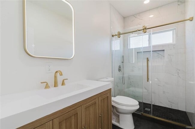 Photo - 5732 Willowcrest Ave Unit 3