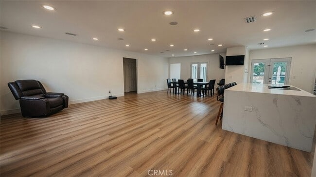 Photo - 5855 Shirley Ave