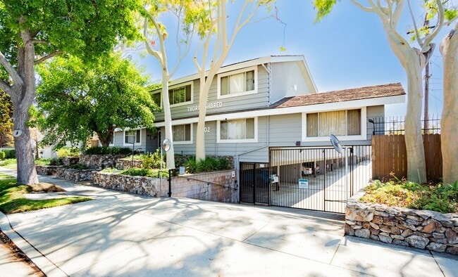 The Thoroughbred with gate to private parking space - 2502 Manhattan Beach Blvd Unit 16