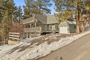 Photo - Lake-View 4BR Cabin with Dual Decks in Faw... House