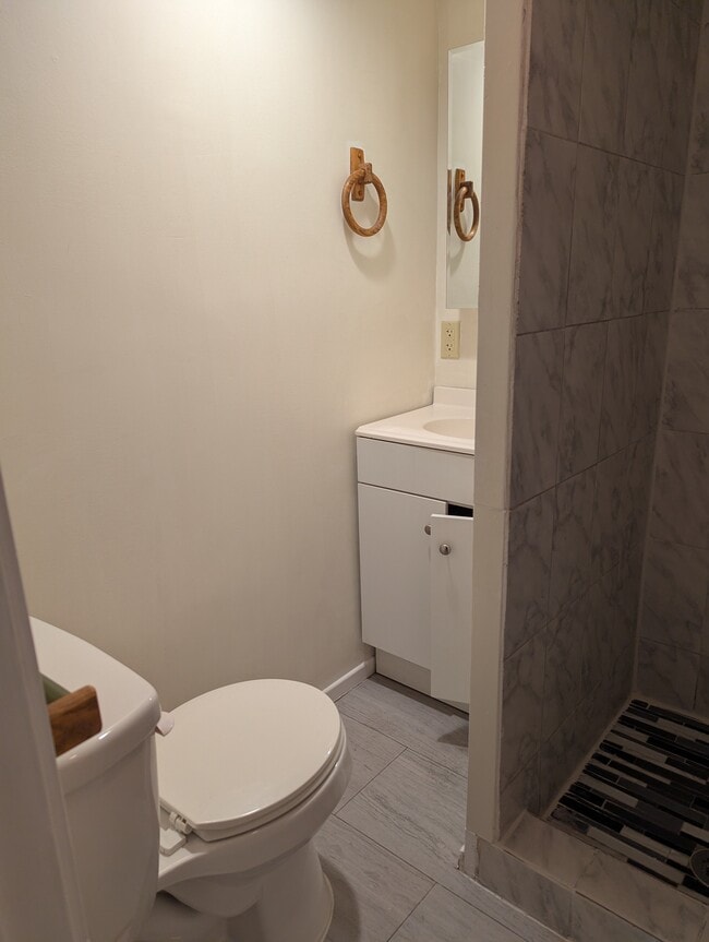 Photo - 16043 Leadwell St Unit Styudio