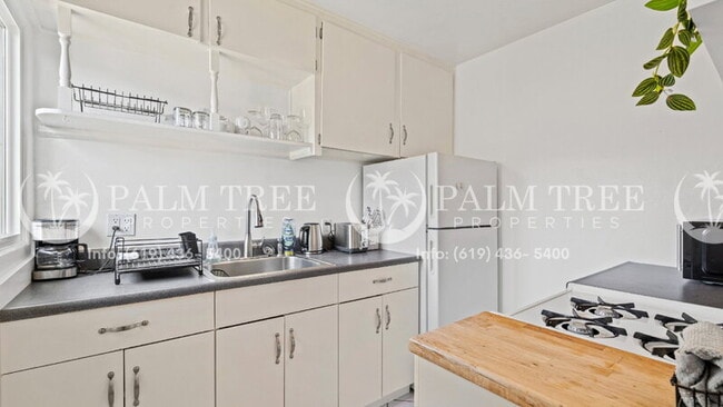 Photo - 6950 Tower St