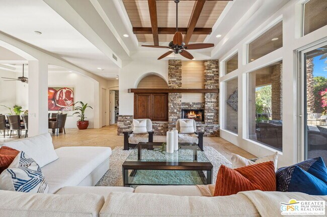 Photo - 2 Varsity Cir