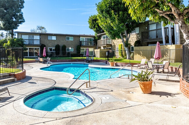 Building Photo - Alders Apartment Company