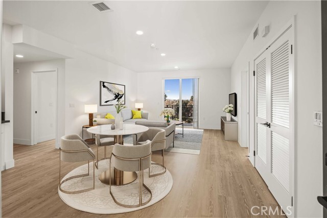 Photo - 11714 Archwood St Unit 207