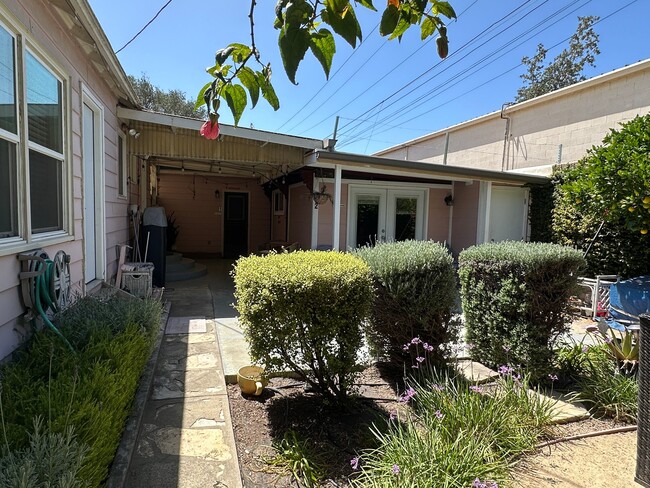 Photo - 303 E Park Ave