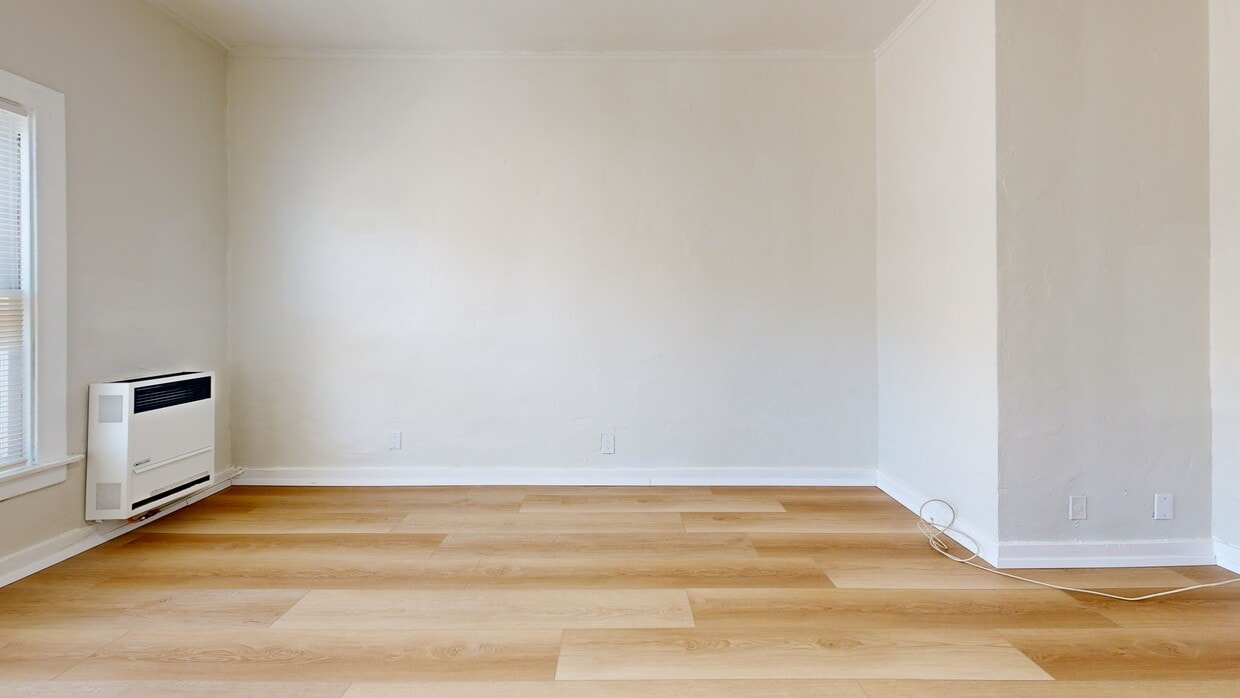 3D Tour - 919 S. Manhattan Pl