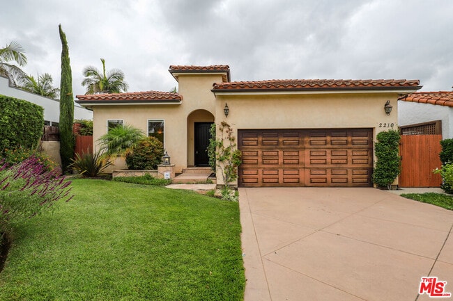 Photo - 2210 Manning Ave