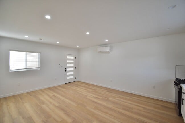 Photo - 11645 Moorpark St Unit 11647