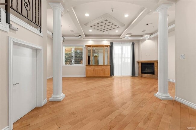 Photo - 732 E Palm Ave