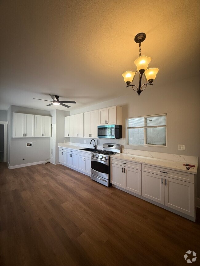 Building Photo - 3360 Fairmount Blvd Unit B Rental