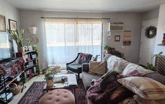 Photo - 9313 National Blvd