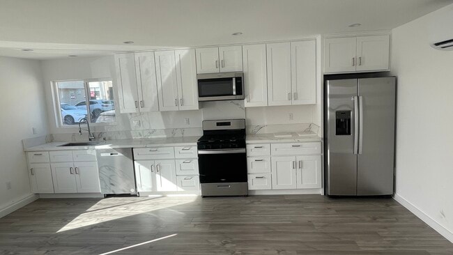 Photo - 4314 Allott Ave Unit 4312