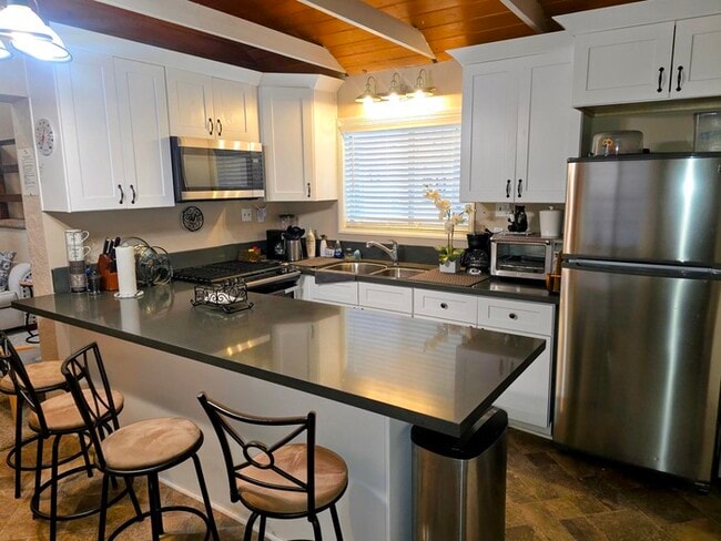 Photo - Modern 2 Bedroom 2 Bath Home with Fenced Yard