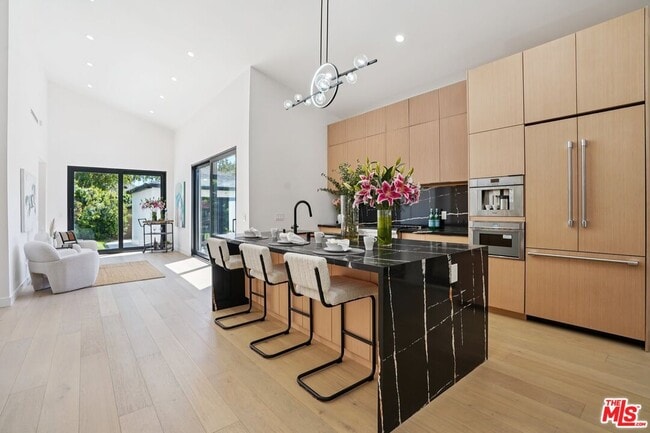 Photo - 4254 Motor Ave