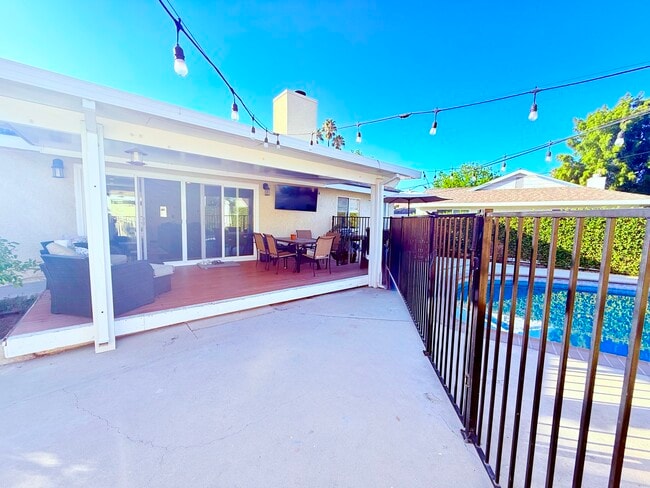 Photo - 6424 Penfield Ave