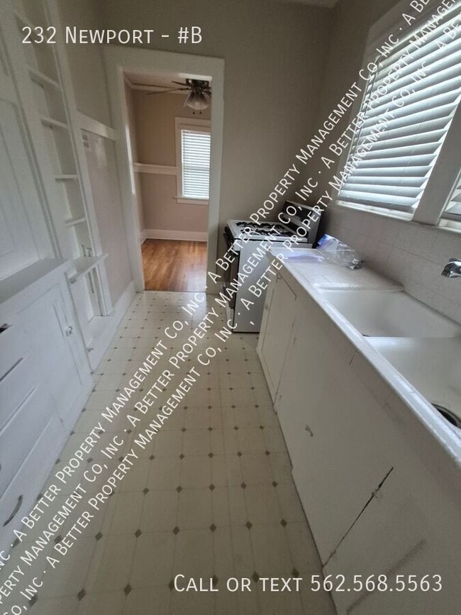 Photo - 232 Newport-#B Unit #B