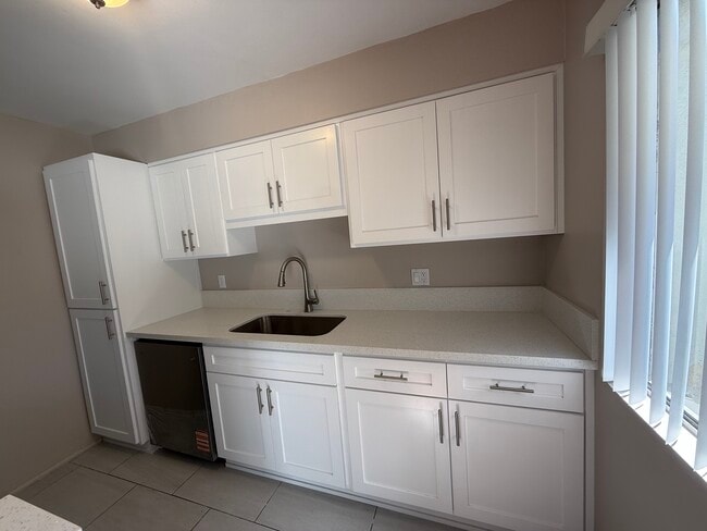 Photo - 1026 Grover Ave Unit 1