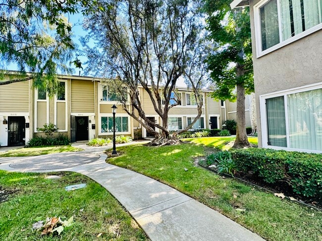 Building Photo - 8452 El Arroyo Dr Unit #32