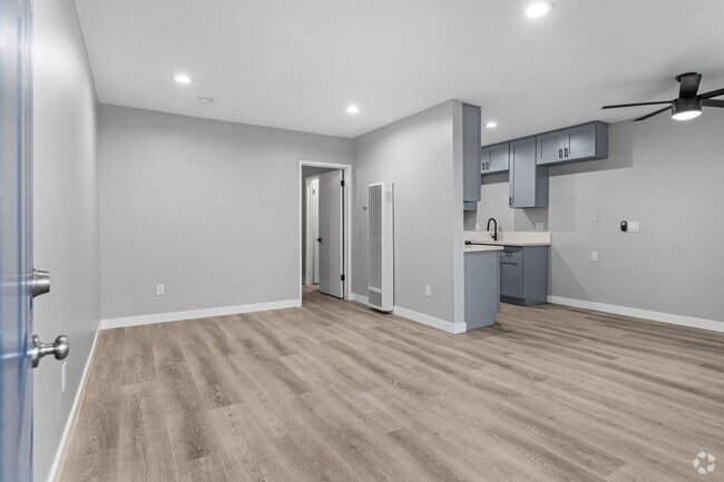 Building Photo - 2300 E Commonwealth Ave Rental