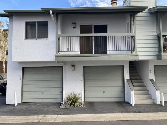 Photo - 2955 Columbia St