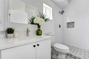 Photo - 11958 Vanowen St