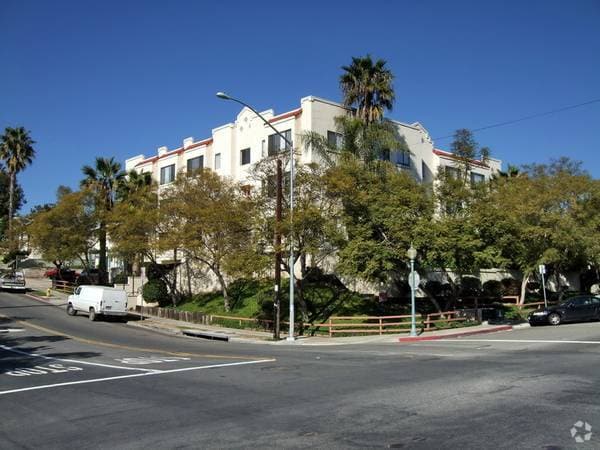 Building Photo - 2782 Broadway Rental