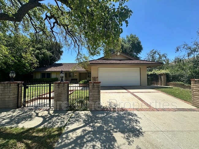 Photo - 18936 Kilfinan St House