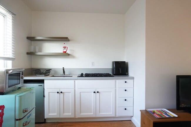 Photo - 531 Vernon Ave Unit 1.1
