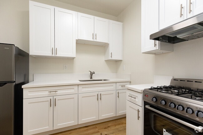 861 Fedora - Bright & Inviting Apartments