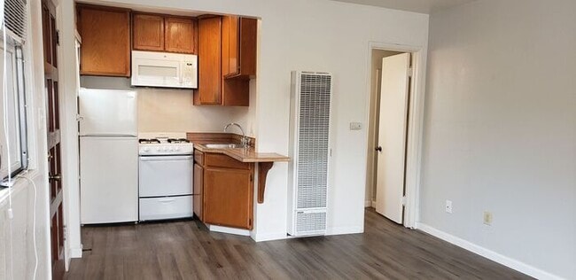 Photo - Studio cottage with AC! - Desirable neighborhood (Amherst)