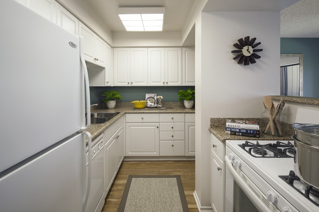 Photo - Baywood Apartment Homes