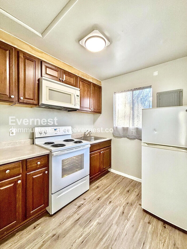 Photo - 6489 Rainbow Heights Rd