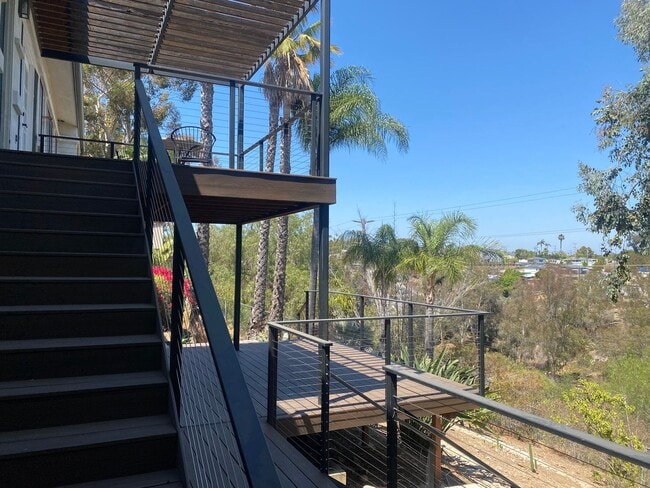 Building Photo - Beautiful Spacious Home in South Park with...