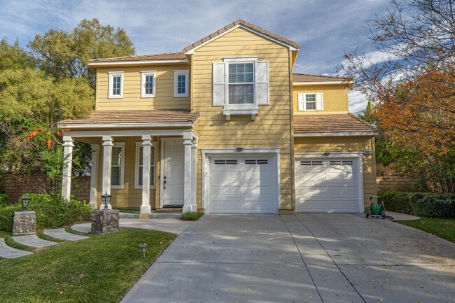 Building Photo - Spacious 4-Bedroom Home with Downstairs Bed/Bath & Full Community Access in Valencia!