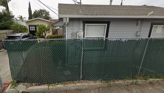 Photo - 5035 Mansfield Unit Back