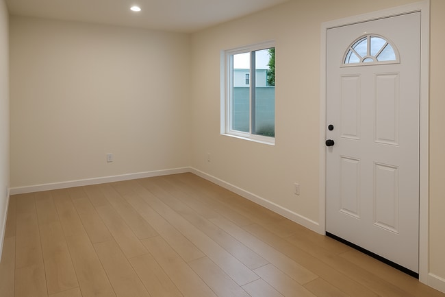 Photo - 15334 Hart St