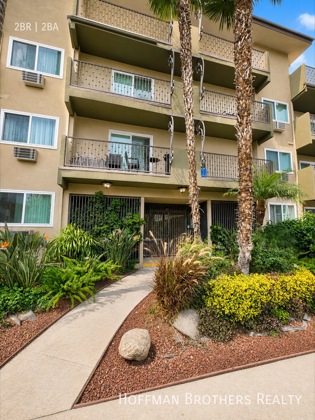 Photo - 5415 Newcastle Ave Unit 37