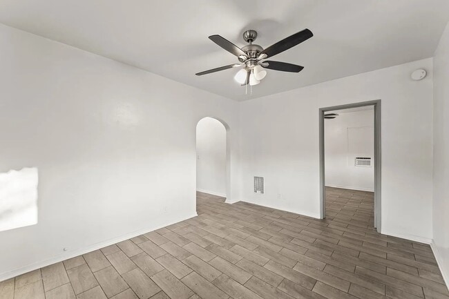 Photo - 10639 Fitzroy Ave Unit 10639 Fitzroy Ave