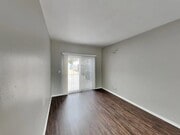 Photo - 1520 E L St House