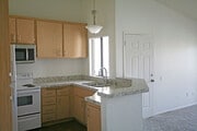 Kitchen - Saddleback Apartments